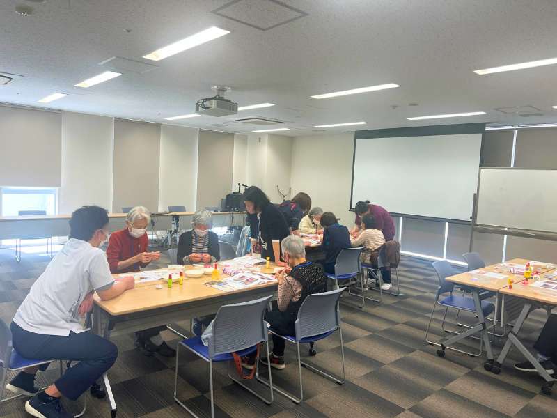 黙々と作業している様子